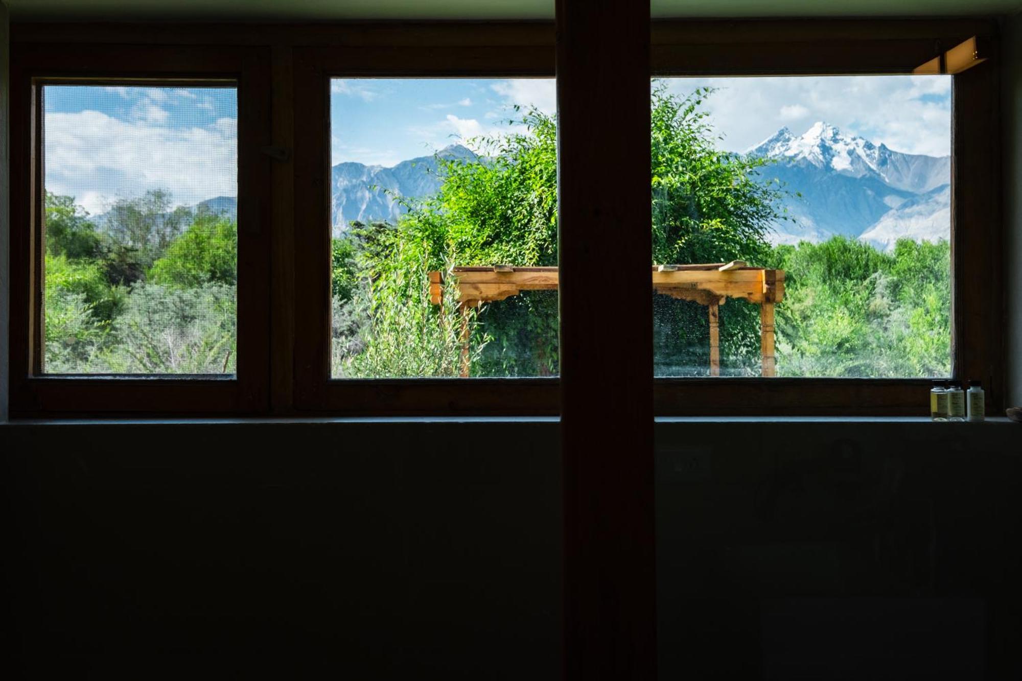 Lchang Nang Retreat-The House Of Trees-Nubra Valley Hotel Sumur Luaran gambar