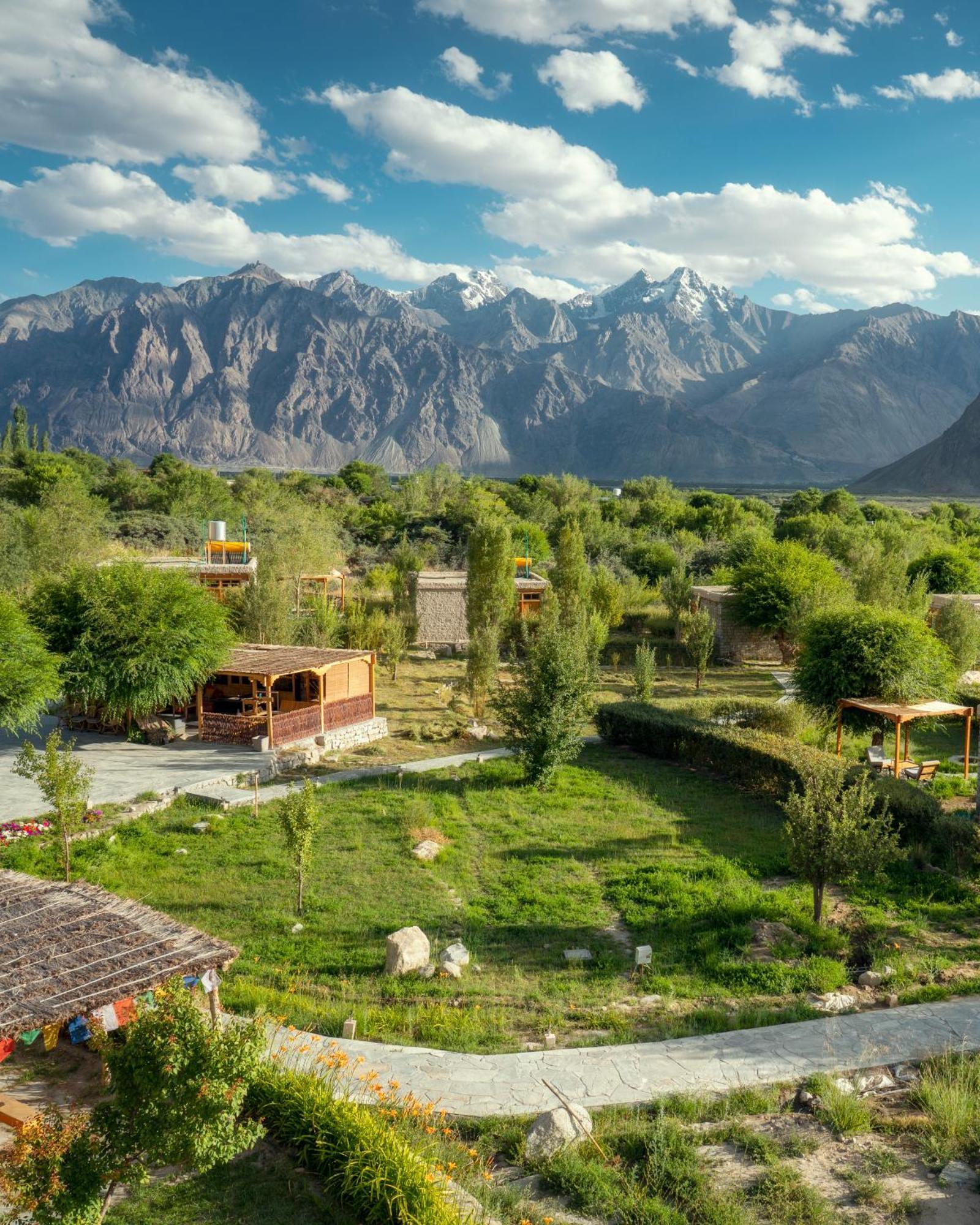 Lchang Nang Retreat-The House Of Trees-Nubra Valley Hotel Sumur Luaran gambar